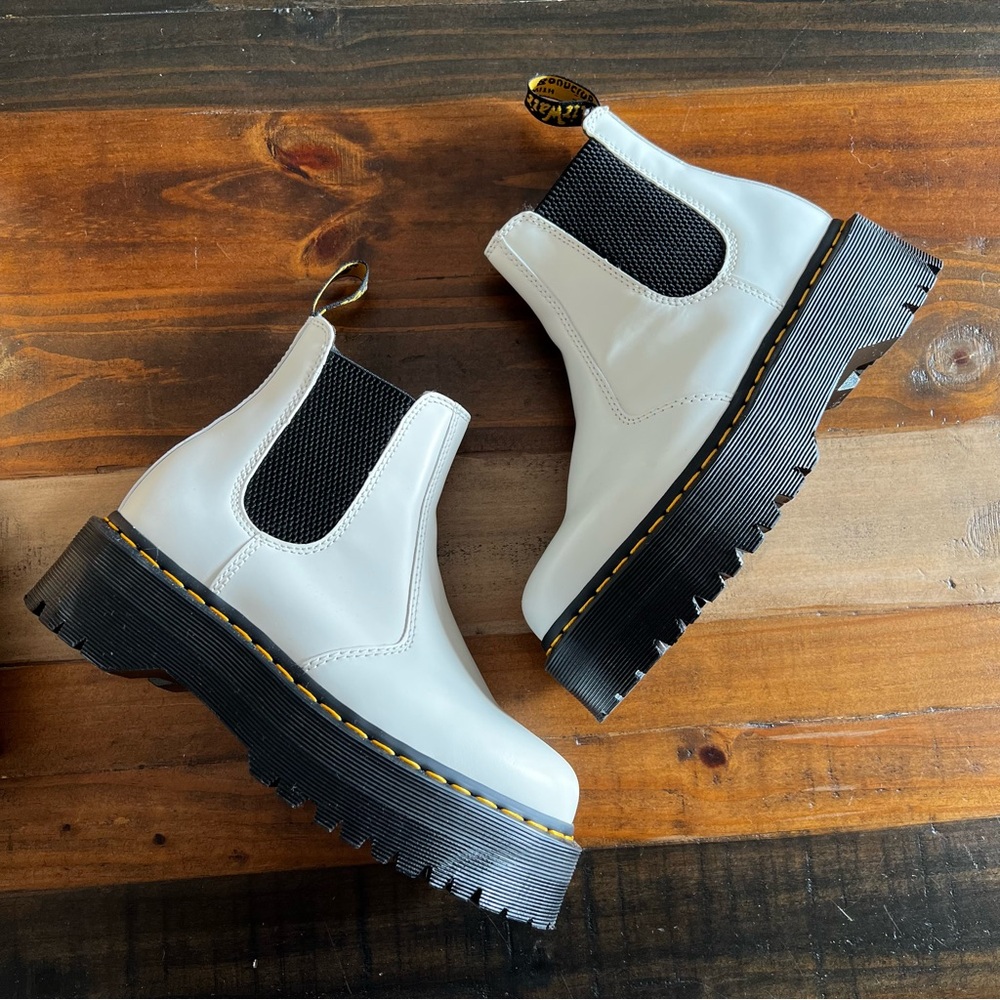 White dr martens quad retro women’s 7